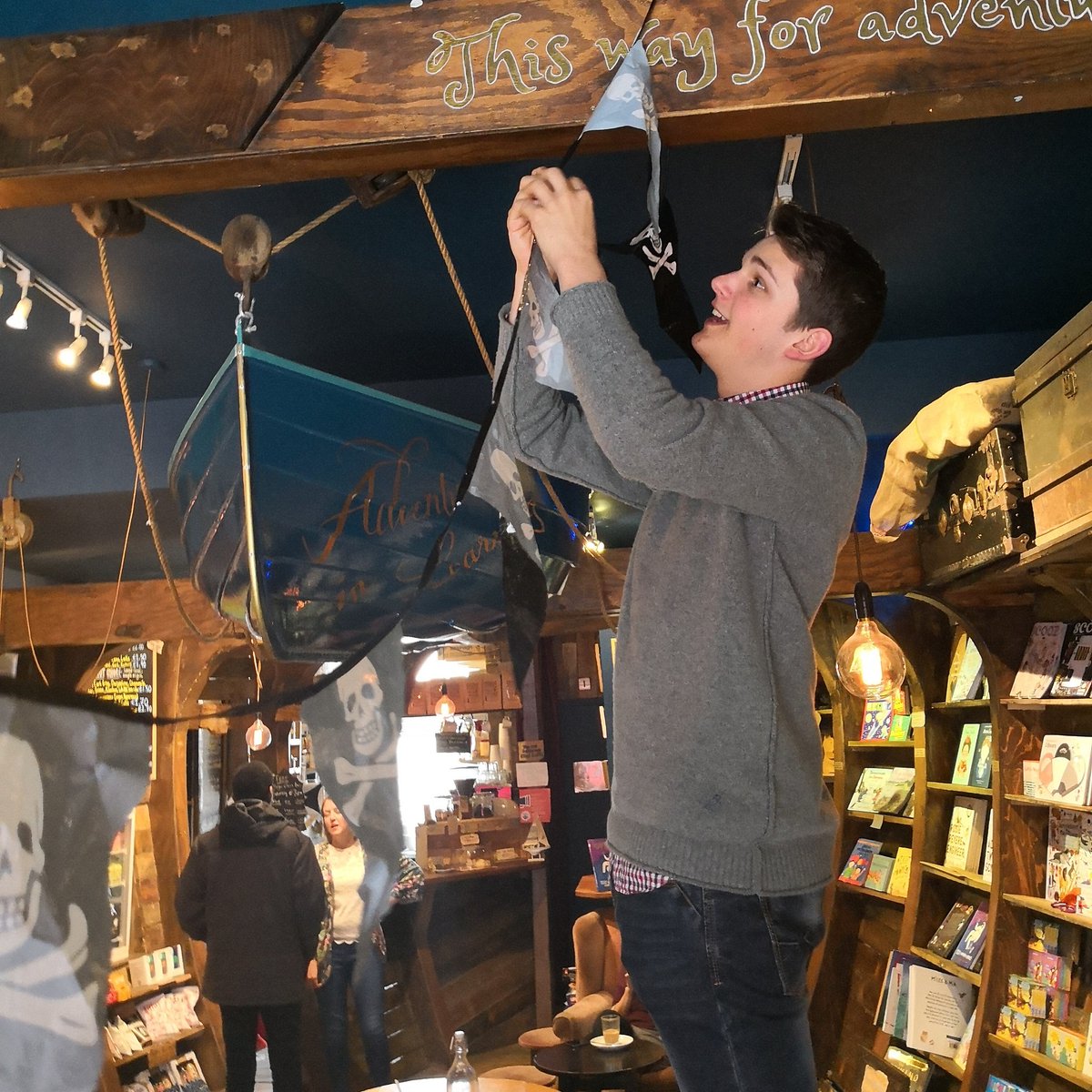 Our volunteer Josh, busy decking the deck (⚓) for our birthday #party today at the Ship! 🌴 Things kick off at 12:00 with live music and a #free #kids #yoga and #storytelling session with Sey! No need to book, it's a drop in class for anyone 6+ years. Come down! #Hackney