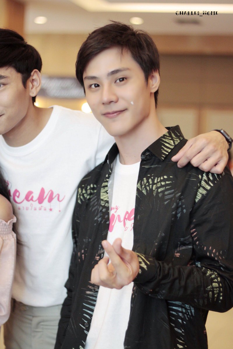 CharlesHome4's tweet photo. คนดี คนชั่ว มีอยู่ทั่วไป
แต่คนที่ดีกับใจ ❤️ มีแค่เทอคนเดียวว #Ourlastdaytheseries #ทีมเตอร์ #TeamKorn #TKAgency https://t.co/NINY6lpHvU
