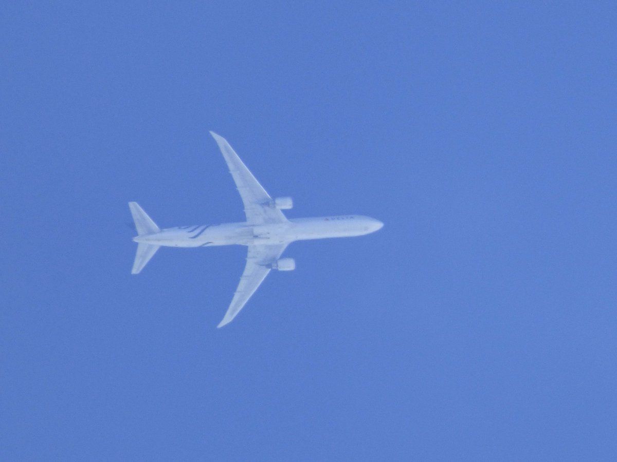 Andy007_SR_A's tweet photo. N844MH / #DAL91
@Delta @SkyTeam
@Boeing 767-400ER
Route: DUS - ATL
10:35hrs #OTT @ FL320 #SRAirband @PaulDArcy1 @planesonthenet @uk_spotter @dusairport @ATLairport https://t.co/wPjIscqQ8v