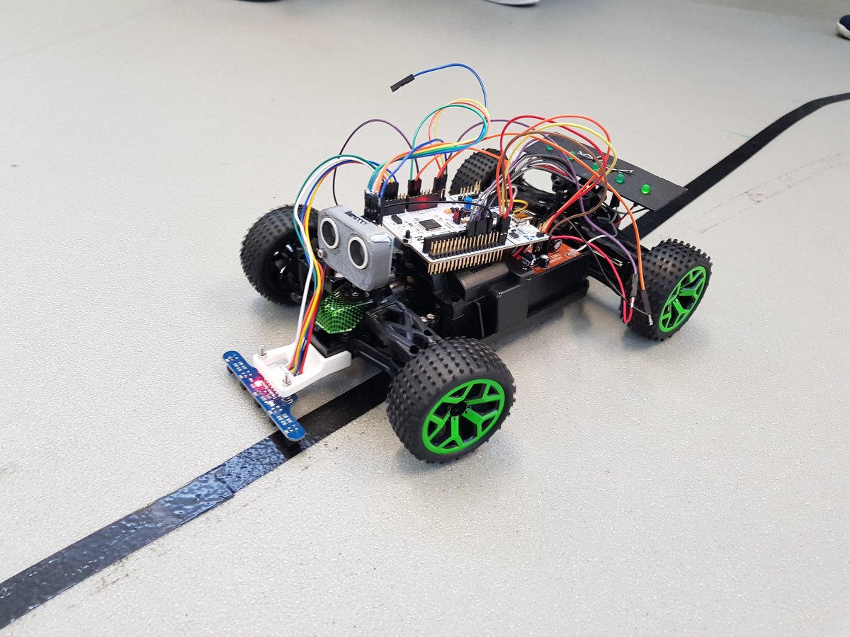 oxford_robotics's tweet photo. Realtime embedded robotic systems: racing with the buggies today #BScRobotics https://t.co/umTFKoS4jg