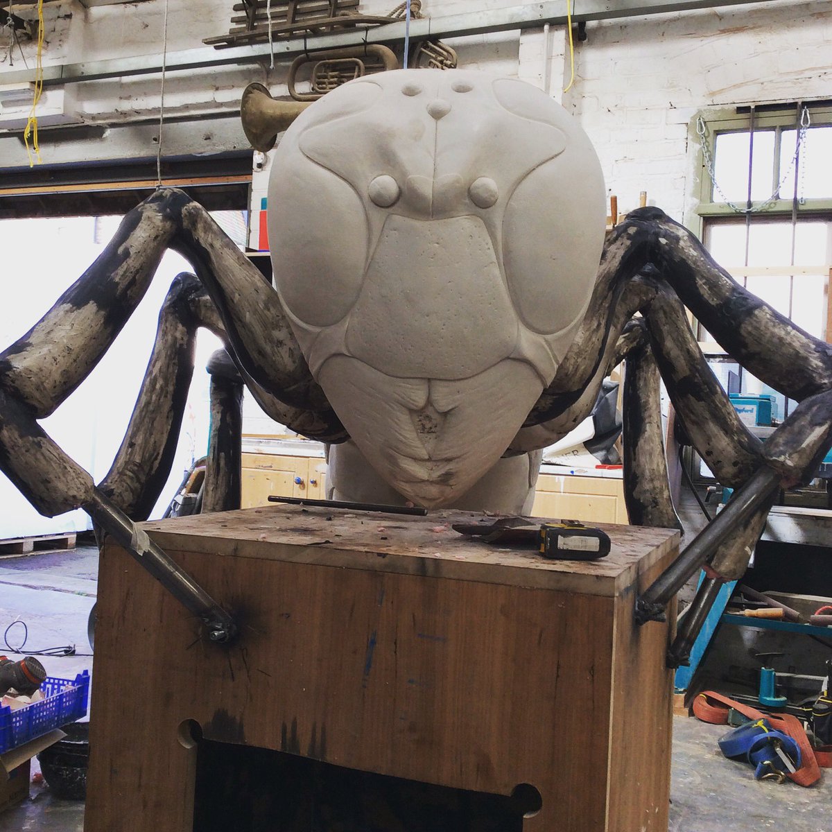 Plunge_UK's tweet photo. Not for the feint hearted or those who suffer from a fear of insects. π π π·
Work in progress.
#GiantInsects #InsectSculpture #Hornet #GiantHornet #FibreglassSculpture #Sculpture #MakingItBig #Lifelike https://t.co/TbIi4kWsCL