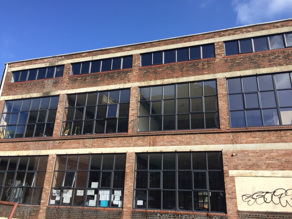 1purevision's tweet photo. Window cleaning for @TapestryLpl  @Mdproductionsmd headquarters #cleanwindows https://t.co/AjTDaZjkmx