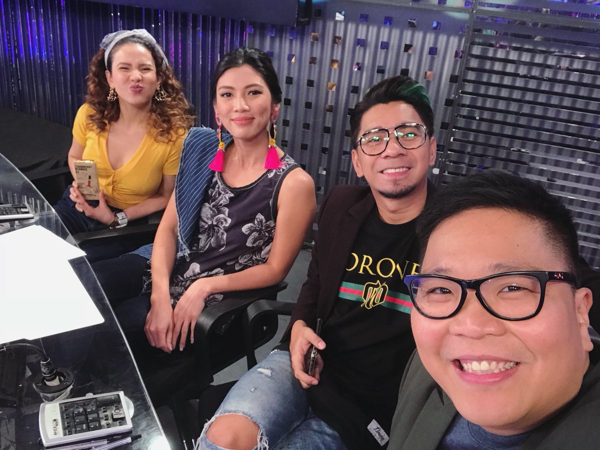 jugsjugsjugs's tweet photo. Kung kandidato ang tatay mo sa barangay elections pero magkasalungat ang inyong adhikain, ikakampanya mo ba siya? 🤔 https://t.co/83bOGrmhRq