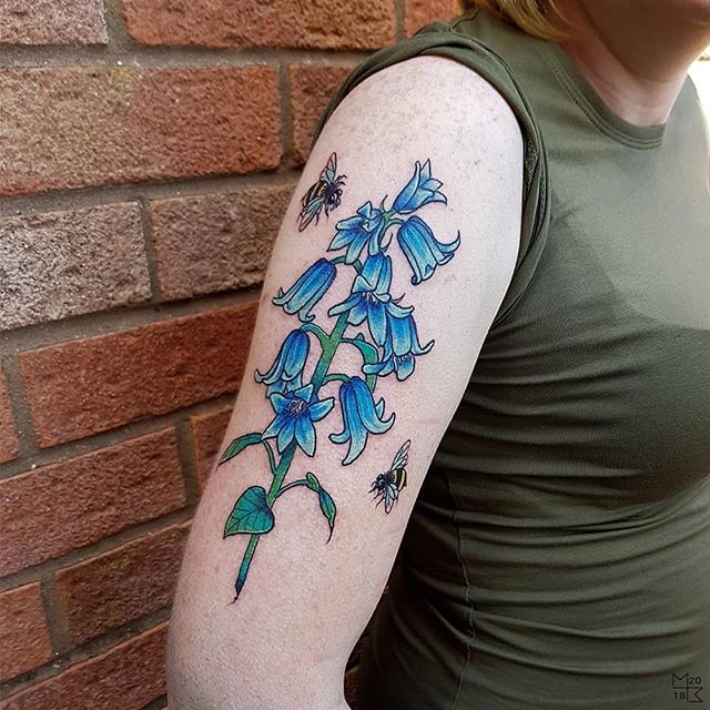 Monumental Ink Blue Bells And Bumble Bees Done By Apprentice Sam Monumentalink T Co Z1zik4sntx Tattoo Tattooartist Tattoodesign Bluebell Bluebelltattoo Bumblebee Bumblebeetattoo Apprentice Colchestertattoo Essextattoo