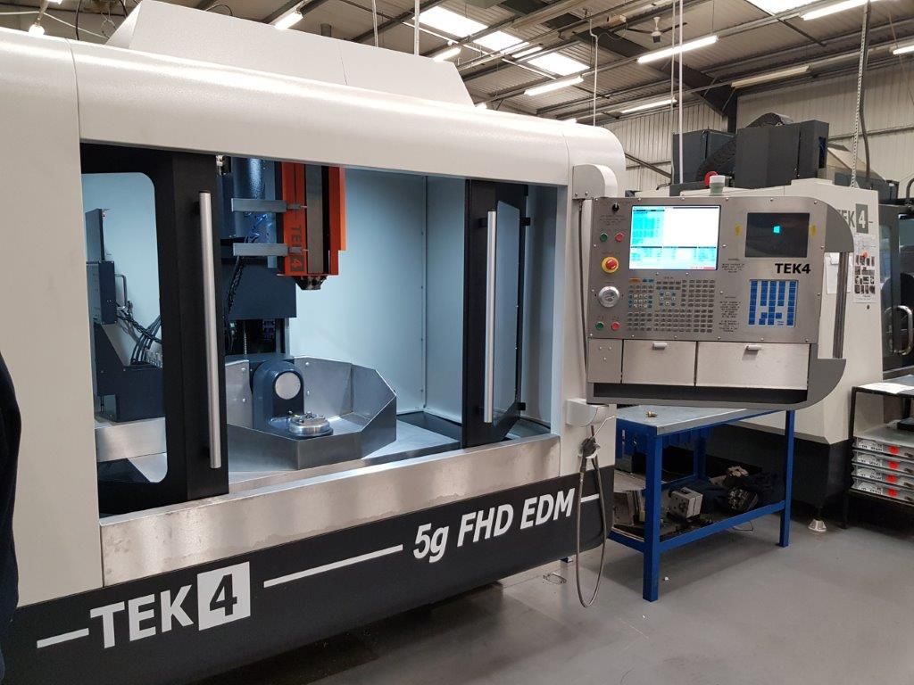 ELE_AT's tweet photo. Its arrived! Our new 5G Fast Hole Drilling machine. This is a great addition to the ELE machining capability and increases our capacity to support cooling hole production in Turbine Airfoil, Nozzle Guide Vanes, Seal segments, Platform cooling and more. #FastHoleDrilling https://t.co/tDM5fS4Opl