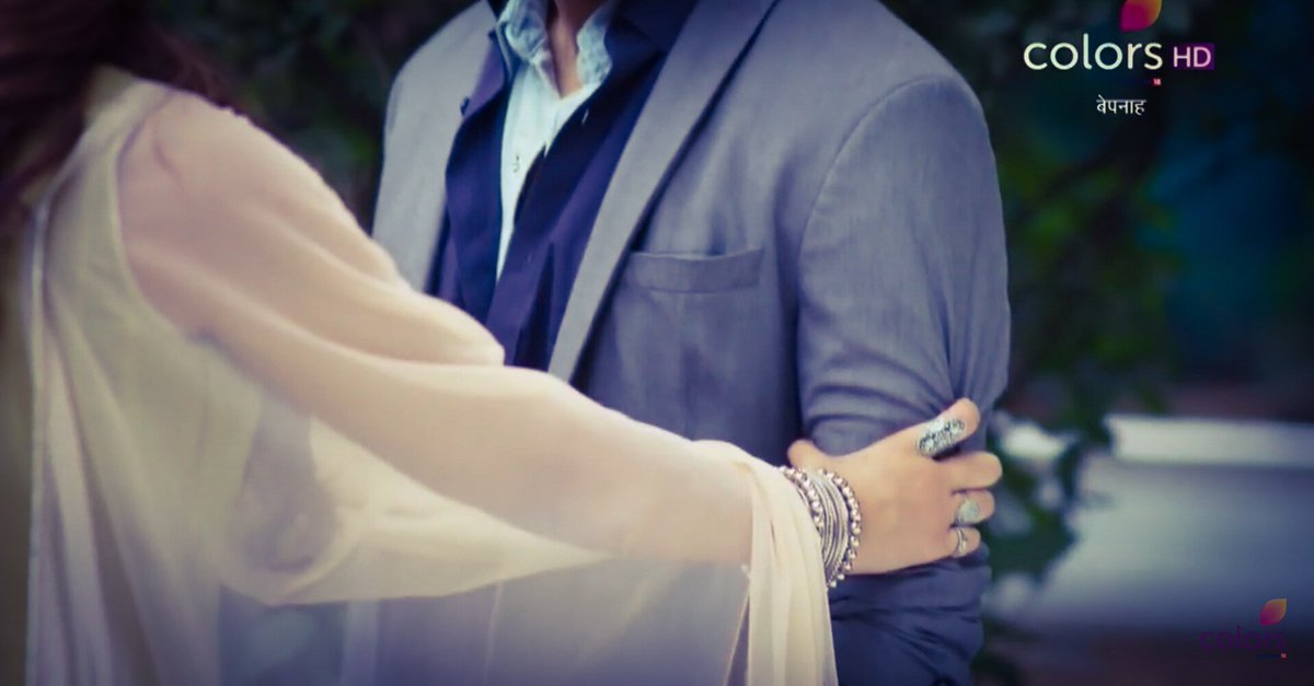 ItsButterstar_'s tweet photo. Found something aesthetically beautiful ❤ #AdiYa #Handholds #Bepannaah https://t.co/Genx1SXBS5