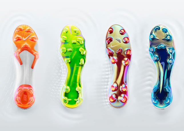 Os presentamos las botas Nike que veremos en este Mundial de Rusia 2018. Los 4 silos llevarán las carcasas blancas, y se diferenciarán en la suela. 
Estarán disponibles en nuestra web, a partir del 17 de Mayo