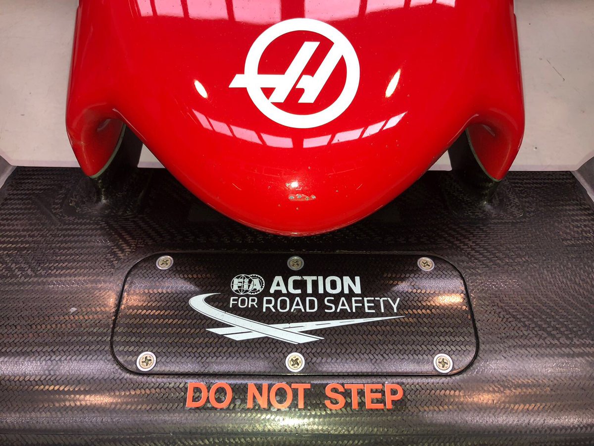 MADFormulaTeam's tweet image. Hoy estamos en el showroom de @HaasSpain en Barcelona #HaasDemoDay  // Today we are in @HaasSpain  showroom at Barcelona