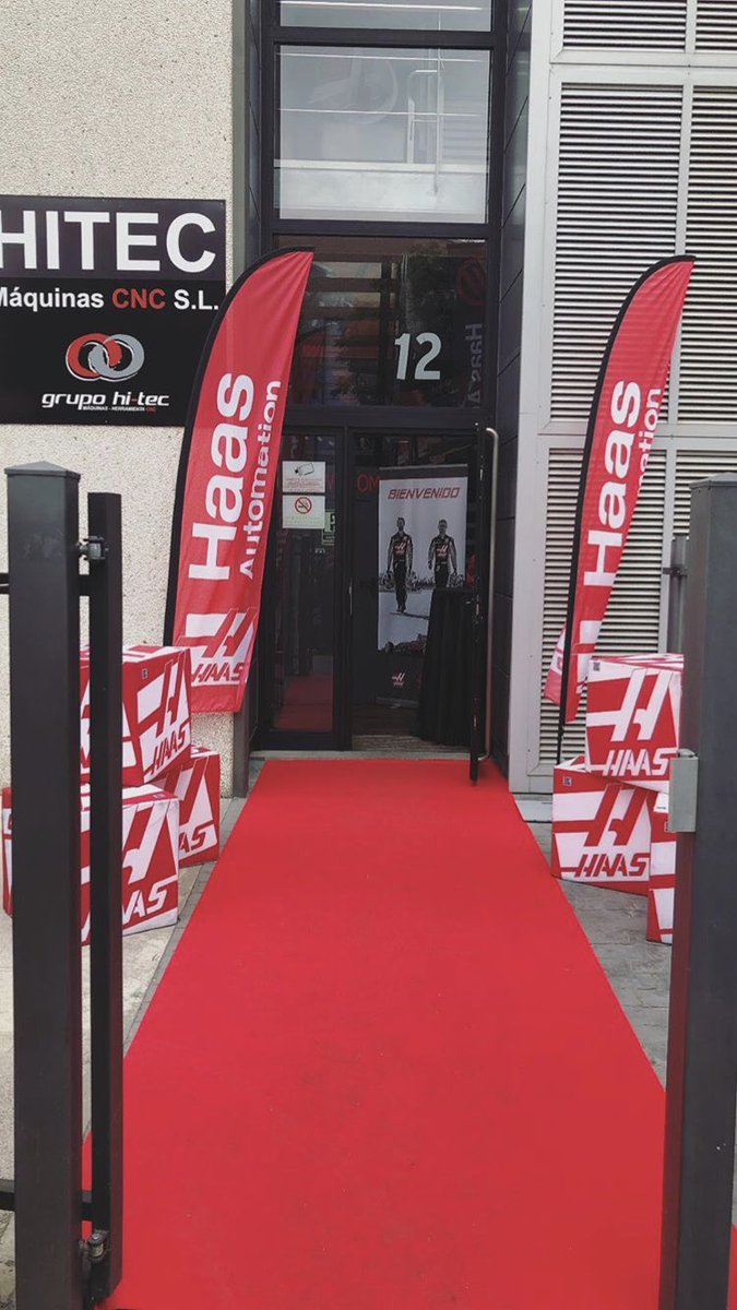 MADFormulaTeam's tweet image. Hoy estamos en el showroom de @HaasSpain en Barcelona #HaasDemoDay  // Today we are in @HaasSpain  showroom at Barcelona