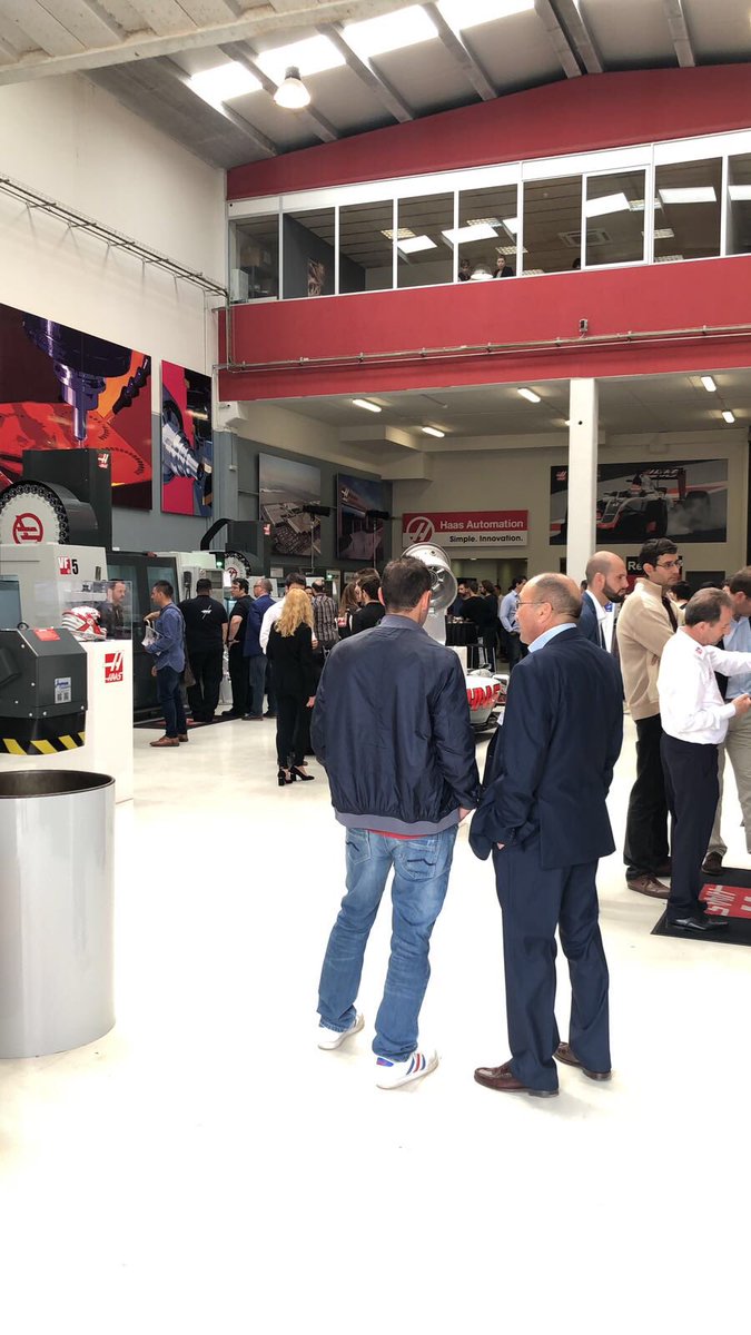 MADFormulaTeam's tweet image. Hoy estamos en el showroom de @HaasSpain en Barcelona #HaasDemoDay  // Today we are in @HaasSpain  showroom at Barcelona