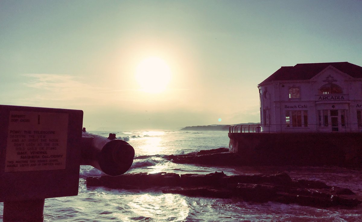 byelleandbee's tweet photo. #Portrush at 7am. #Arcadia #sunrise #portmagic @WeatherCee @barrabest @newslineweather @angie_weather @frank_broadcast https://t.co/D1f1GXrgkJ