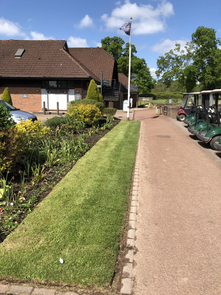 BramshawGreens's tweet photo. With the Manor course busy yesterday it was nice to get a chance to spend some time tidying around the clubhouse @bramshawgc #littlethingsmakethedifference #firstimpressions https://t.co/bIqFVBhnCY