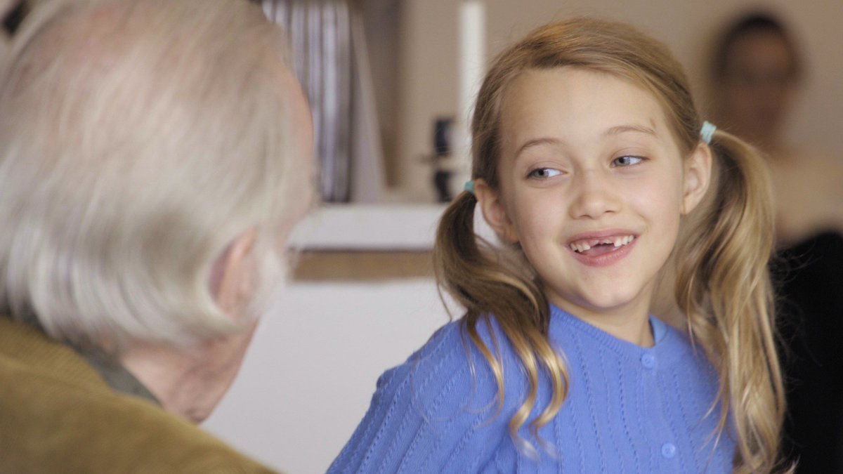 Be More Us is about taking time to connect and celebrate what brings us together. Here are 10 things you can do to #BeMoreUs:  bemoreus.org.uk/10-ways #EndLoneliness