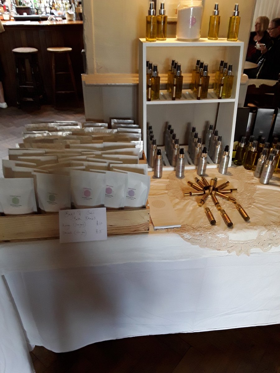 The #madeinsomerset event is in full swing at @thewhitehartsomerton and @acearts_somerton make sure you come down and have a look at these amazing artisan producers.....
Funds being raised for @etatukenya
#visitsomerton #artisan #producers #somersetday