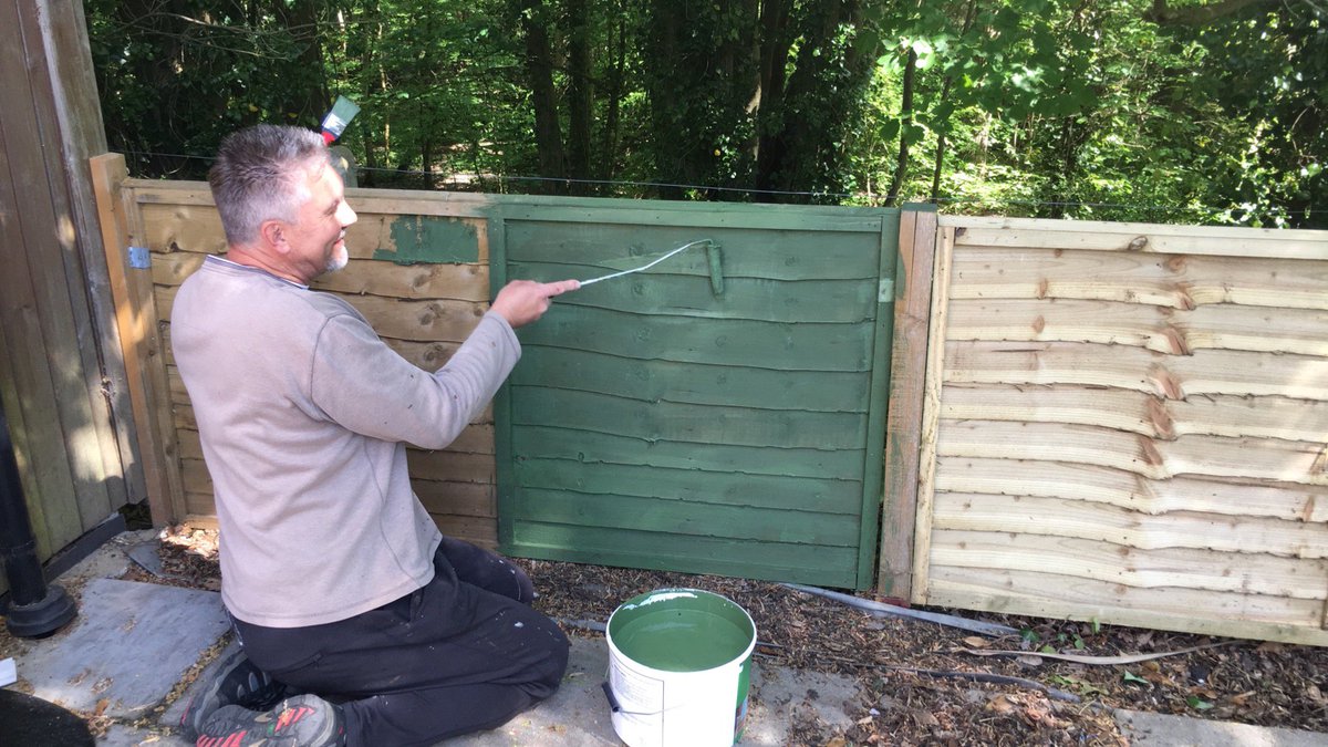 HellinglyOT's tweet image. Not only is Bagers fence going green, they’re also going green inside as well! We’re looking at changing all our cups and lids environmental friendly #HelpingTheEnviroment #WatchThisSpace #FutureUpdates 🌳🌿 @withoutstigma