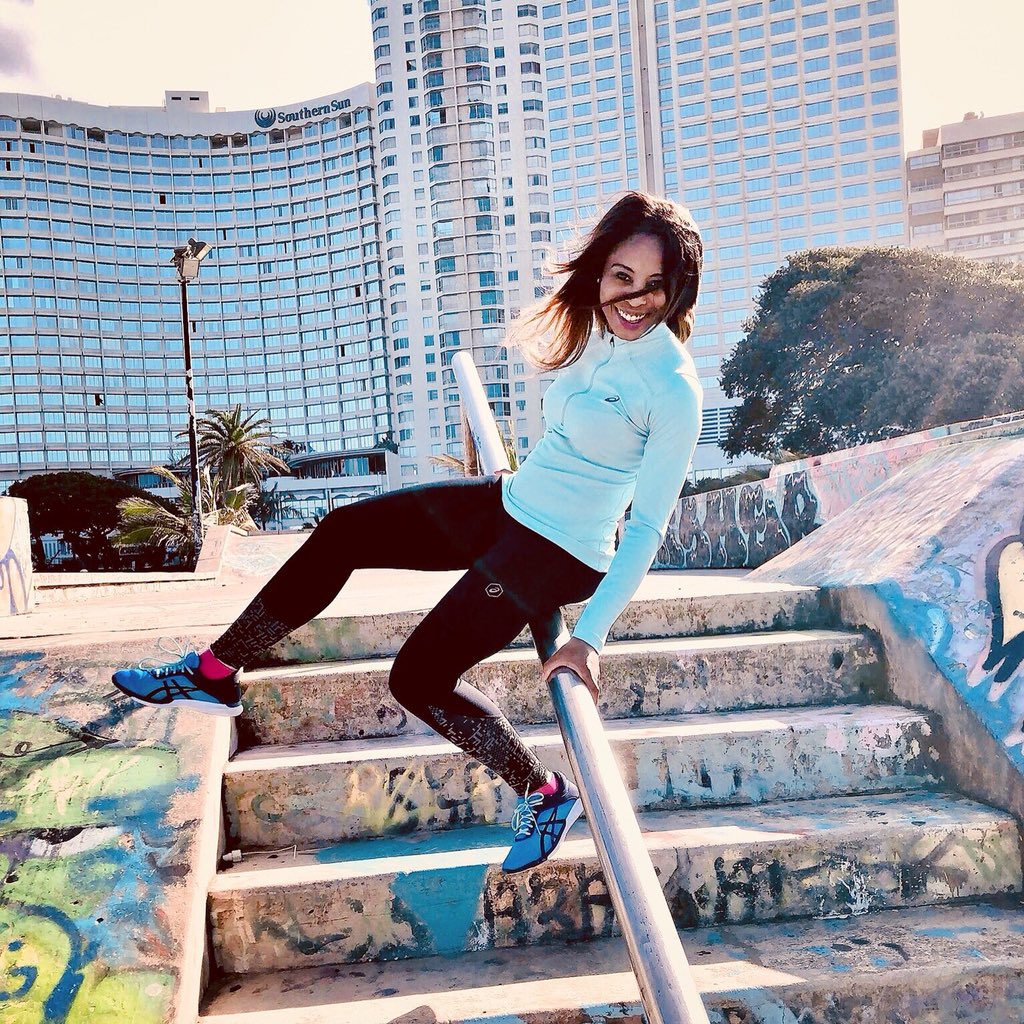 CarolinePule's tweet photo. #IMoveMe because it liberates me, it unleashes my inner passion for running and inspires me to do the impossible!” #IMoveMe 🏃♀️💪🏻✨
.
#ASICSFrontRunnerZA #SeizeInspiration #run4adventure #runnersmotivation https://t.co/MVcja69FgJ
