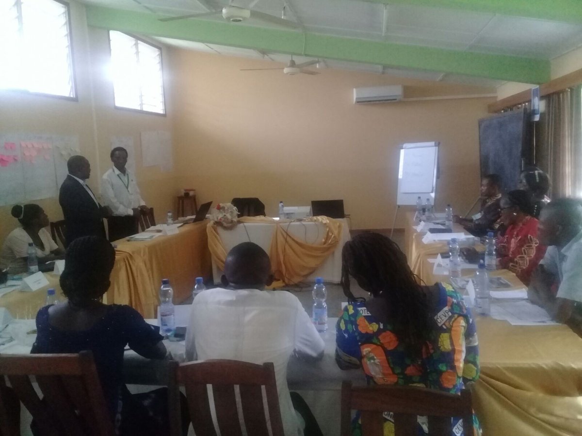 PaxChristi's tweet image. Hier, les participants de la #FormationDesFormateurs à Kinshasa, RDC ont eu la visite du secrétaire général de la CENCO qui a prononcé son discours d&apos;encouragement. #EmpowerKinshasa #NonviolenceEnAfrique