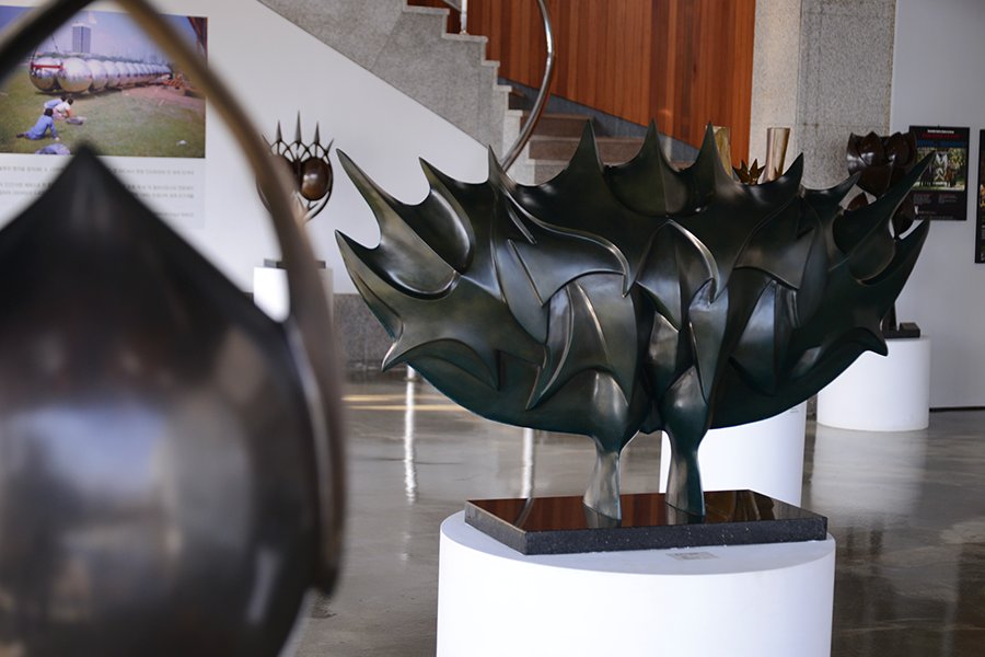 travelkoreagsnd's tweet photo. Changwon City’s Masan Moonshin Museum of Art! Moonshin museum presents the works of the artist. Not only you can visit the indoor and outdoor sculpture exhibitions, you can also catch a glimpse of the entire view of Masan! #Gyeongnam #MoonshinMuseum #Masan #Moonshin #문신미술관 https://t.co/pXrVuA7HnP