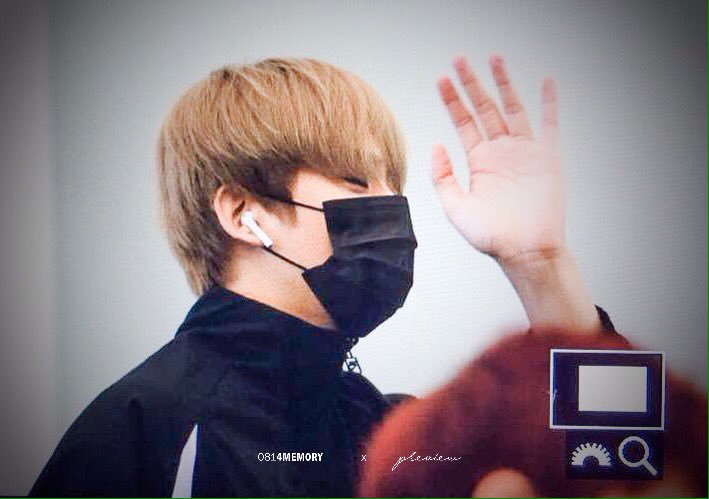 Is that you?<a href="/B1A4_gongchan/">공찬</a> kkk~ hei👋