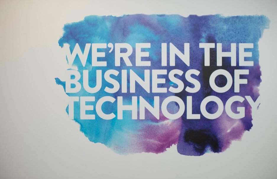 NewCoAus's tweet photo. AI, robotics and digital platforms are changing the way we learn, communicate and work. We must continuously innovate to stay relevant, or risk being left behind. To find out how, join our #vividideas panel session. #futureofwork https://t.co/YzzArLBWAK https://t.co/9zrFi5jJDv
