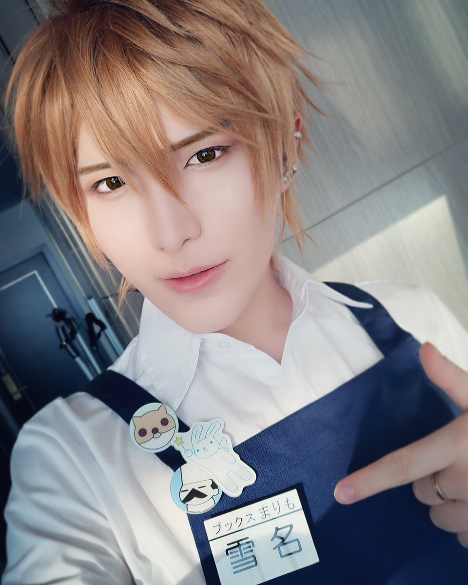 BaoziHana's tweet photo. #yukinakou #seikaiichihatsukoi #世界一初恋
Yukina kou : Baozi 
Kisa Shyouta ：Hana
やっともう一度この二人のコスプレしましたよ[爱心]前にアニメ見たときもすごく雪名くんが好きなの���バオジもすごく似合うし😂昔のバオジもみんなの王子様みたいの存在だったけど、今は僕だけの王子様😝 https://t.co/iIHYRwquub