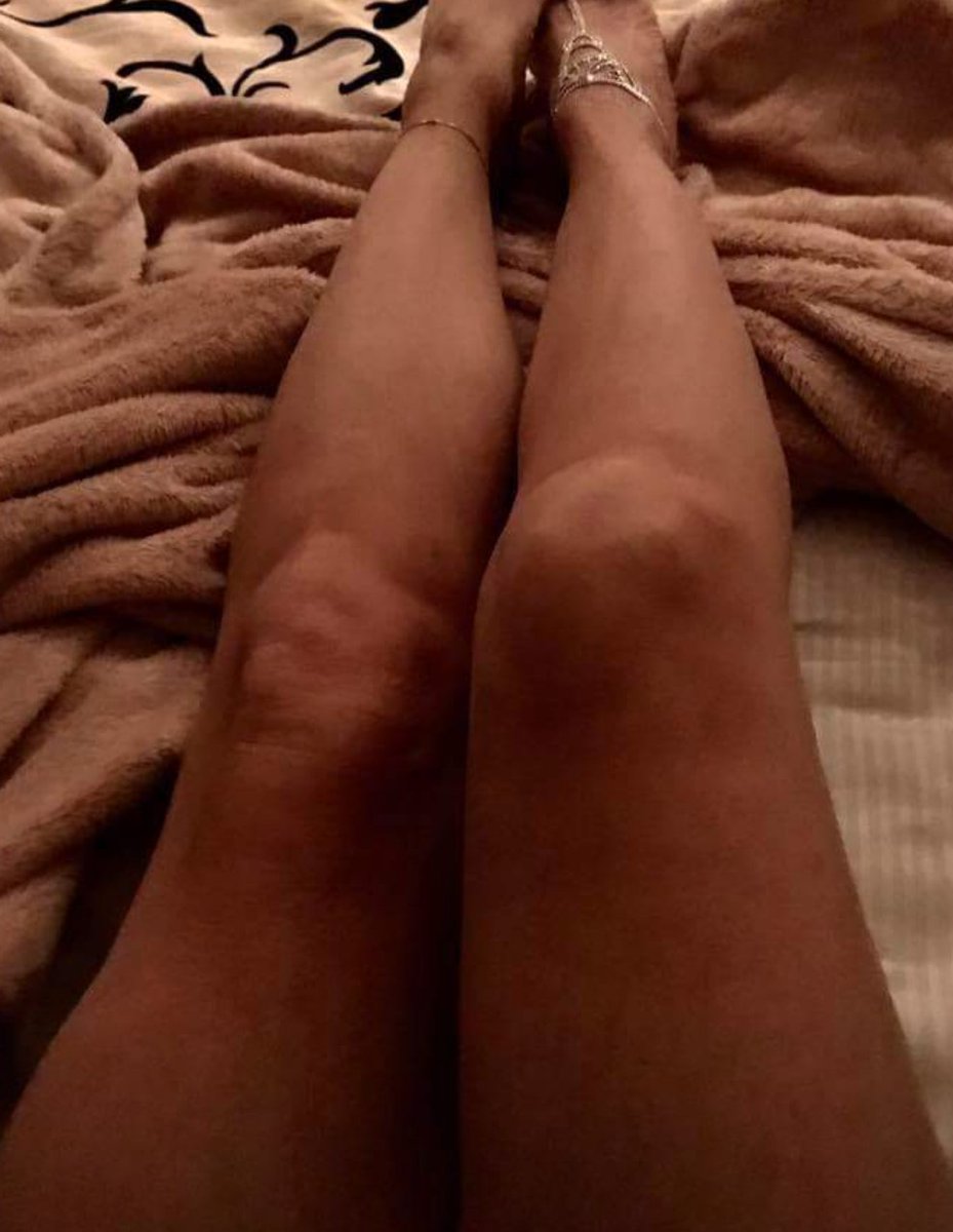 palladivetro011's tweet image. - Senta mi scusi, mi potrebbe dare un' informazione?
- dica pure
- mi potrebbe indicare la via più breve per uscire con lei?