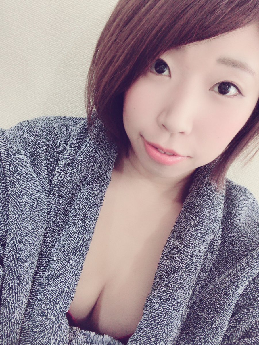 doujimarei's tweet photo. 撮影中💗💗💗
可愛い下着でテンション上がる❣️ https://t.co/immqwQ4pNs