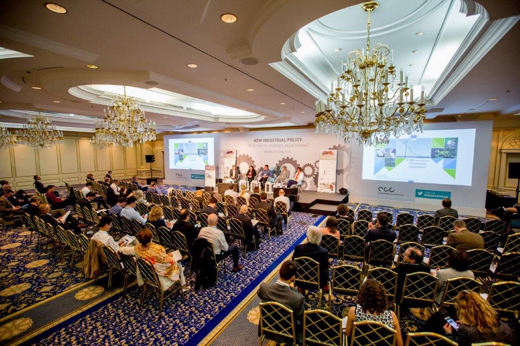 E2vent_project's tweet photo. @EU_Aluminium organised a public workshop on 19th April in Brussels, attended by 50 participants. 
The workshop tackled innovation in the renovation sector and opportunities and challenges under the coming new EU’s Energy Performance of Buildings Directive. https://t.co/Mej4NNFqxQ
