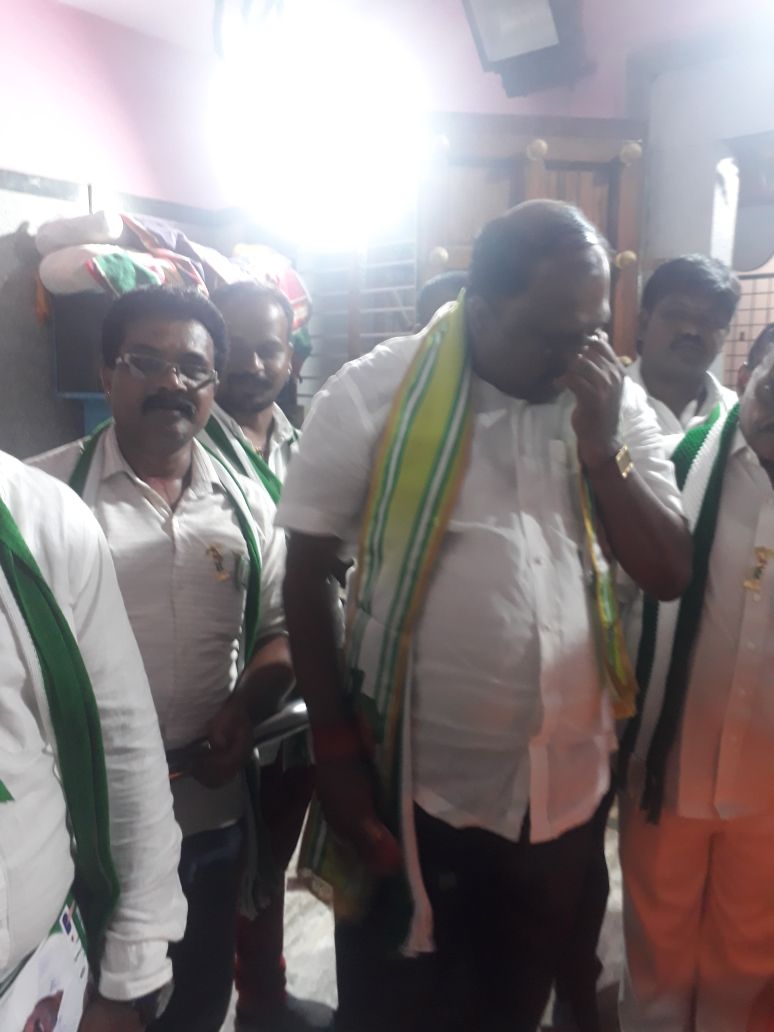 CvramanJDS's tweet photo. #ಸಿ.ವಿ.ರಾಮನ್ ನಗರದಲ್ಲಿ #ಪಿ. ರಮೇಶ್ ಅಣ್ಣ ಪ್ರಚಾರ.. ಇಂದು ಕೊನೆಯ ಪ್ರಚಾರ ದಿನ. .ತನ್ನ ಅಭಿಮಾನಿಗಳು ಜೊತೆ ನಮ್ಮ ರಮೇಶ್ ಅಣ್ಣ..#ಜೆಡಿಸ್ ಅಭ್ಯರ್ಥಿ #ಸಿ.ವಿ.ರಾಮನ್ ನಗರ ಎಲ್ಲ #ವಾರ್ಡ್ ಮುಖಾಂತರ ಜನಾರನ್ನು ಭೇಟಿ ಮಾಡಿದ್ದರು..
#CVRforJDS #CVRwithJDS
@PRameshJDS @KumaraswamyJDS @TheTanveerAhmed https://t.co/2yRJnL2XeQ