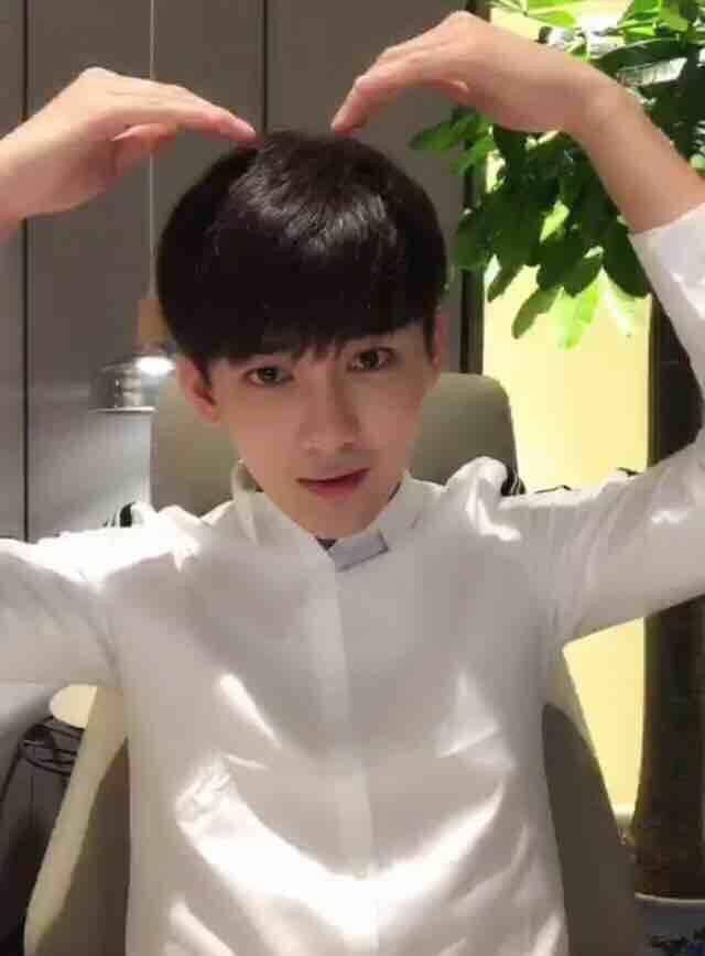 sparkjoy's tweet photo. Sending all his love to all Dylan’s lover!!
#xiongziqi #mymrmermaid #tangyibai #spexial #dylanxiong #xiongziqi #熊梓淇 #mymrmermaid #prettyman #twentyfourhours #menwithswords #partone #singer #Chinese #chineseactor #taiwaneseidol #spexialdylan #spexialdylan熊梓淇 #dylanlover https://t.co/IZaxnNC6Iz