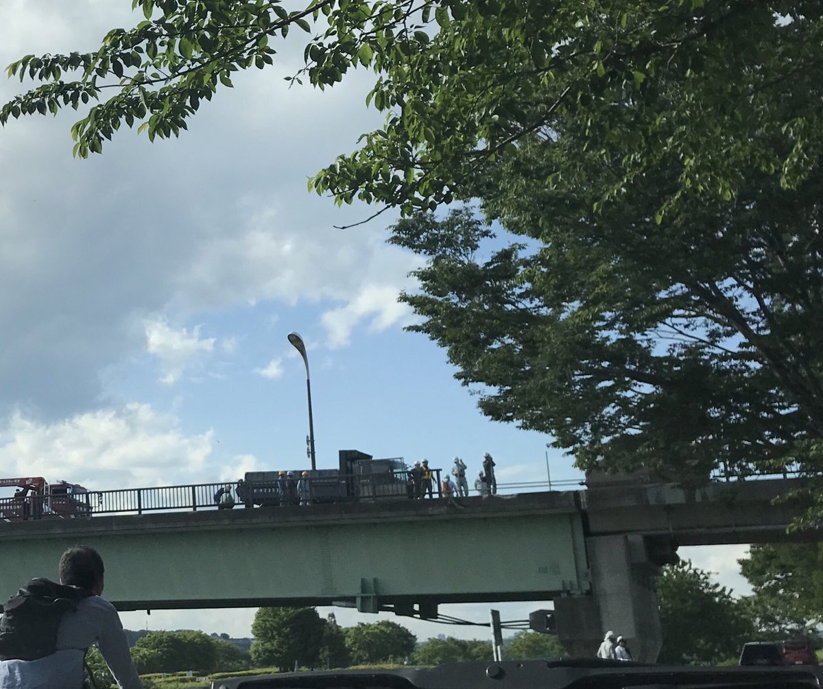 アフロヒト Lohitoishikawa 車検を取りに行こうと思ったら 相模川にかかる座架依橋で大事故があったようで封鎖 あーあ 陸運局間に合わず ダンプが端から半分飛び出していたらしく 欄干の一部が欠落してる まあ 午前に行って事故に遭うより良かっ アフロヒト Lohitoishikawa 車検を取りに行こうと思ったら 相模川にかかる座架依橋で大事故があったようで封鎖 あーあ 陸運局間に合わず ダンプが端から半分飛び出していたらしく 欄干の一部が欠落してる まあ 午前に行って事故に遭うより良かっ
