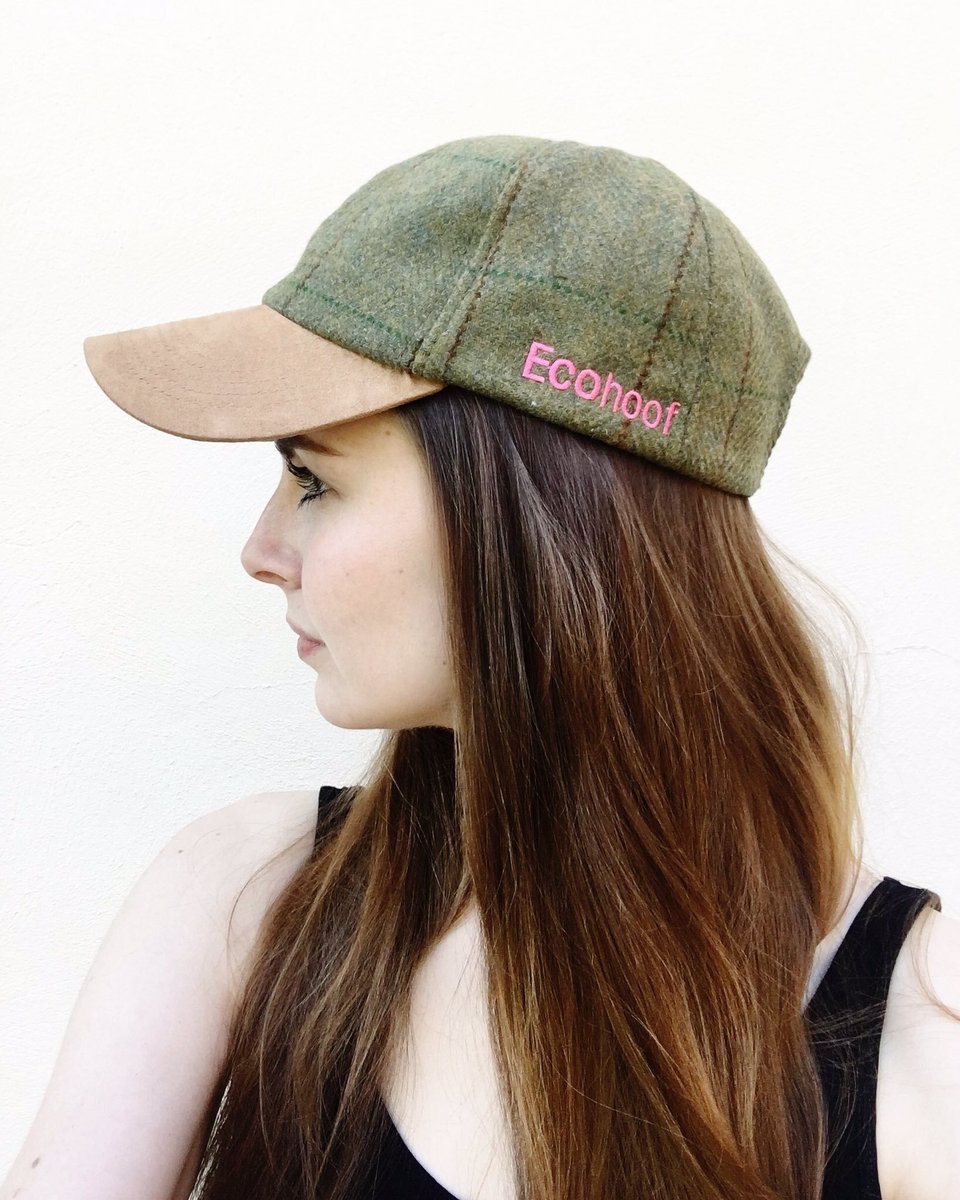 dandhdirect's tweet photo. Shoutout to @Ecohoof for sending me one of their tweed caps! 🌸 It's coming in very handy now that the sun's come out to play 😃☀️
#ecohoof #ecohoofcap #tweedlife #youngfarmers #agrichat https://t.co/9e9HEespNw