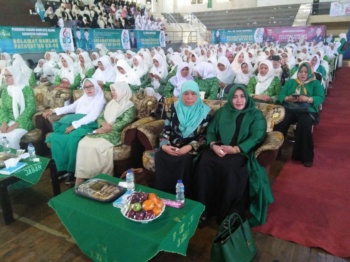 "Menjadi Perempuan Harus Tangguh, karena kokohnya negeri ini tergantung kepada perempuannya. Menjadi Perempuan juga harus memiliki daya tawar yang tinggi, banyak membuat karya2 literasi sehingga bisa menjadi bintang yang terang bagi kehidupan keluarga di masa yang akan datang".