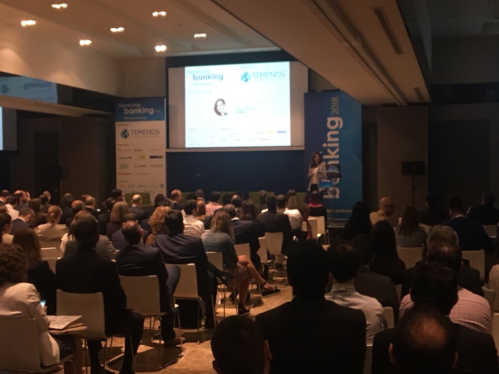 fjamadorlopez's tweet photo. @gabrielaorille inagurando la #revolutionBanking 2018 https://t.co/9wntSETlGJ