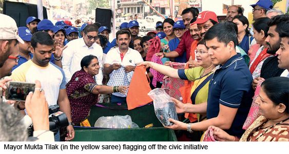WHNPune's tweet photo. A Commendable Step Towards Clean Environment:- Pune Municipal Corporation (PMC) collected nearly 5,880 kg of plastic in just three hours. This was done through a campaign initiated by PMC authorities on Sunday.
#WHNPune #WHN #Pune 
https://t.co/nWKucUd4jz https://t.co/MOzPxUSlHX