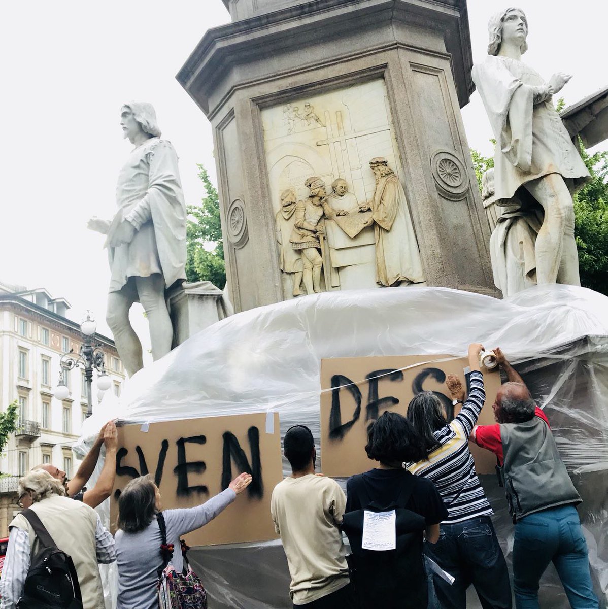 abuzzo3's tweet photo. @PierMaran non risponde ai solleciti qui ma poi a @radiopopmilano accusa il Coord. Piazza d'Armi di NON volere cambiamenti. E' una falsità ma la risposta resta elegante https://t.co/NGzGf5e9HJ #piazzadarmi #milano https://t.co/wR8O7Jxp2w