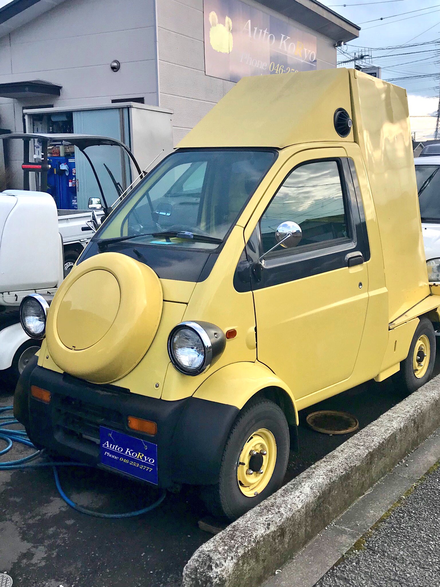 47agdragon しるどら 運命の悪魔好評発売中 前から思ってるんだけど この中古車に耳つけたらジャパリバスになるんじゃないかなって