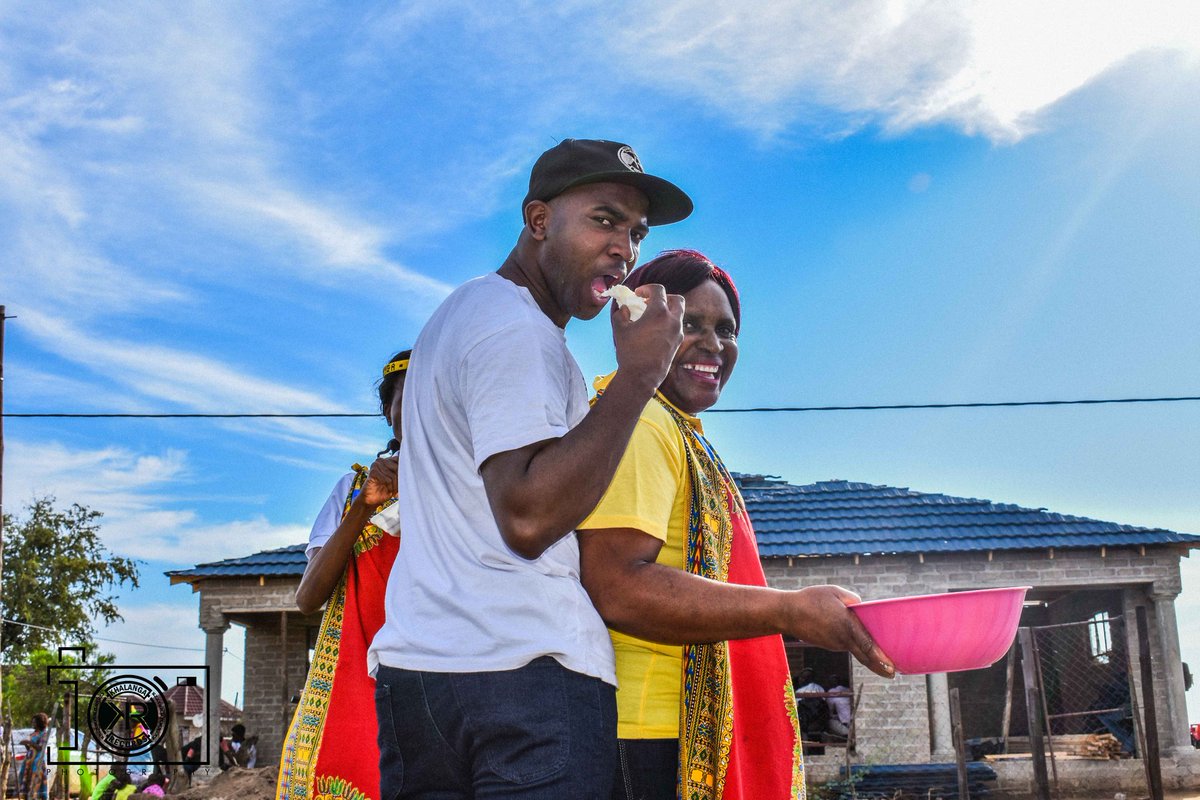 MACASSER's tweet photo. @TouchHDOnline @MicrowaveBoys @Yaya_Tokota Was when we were at a party and she was looking for me to give me pap and meat cause she thought I didn't eat and she looked for me everywhere carrying the pap, a lot of pap. She finally caught up with me and I was with my friends.I was embarrassed. #InaraSpa #MothersDay https://t.co/Ss8KBoLEEc