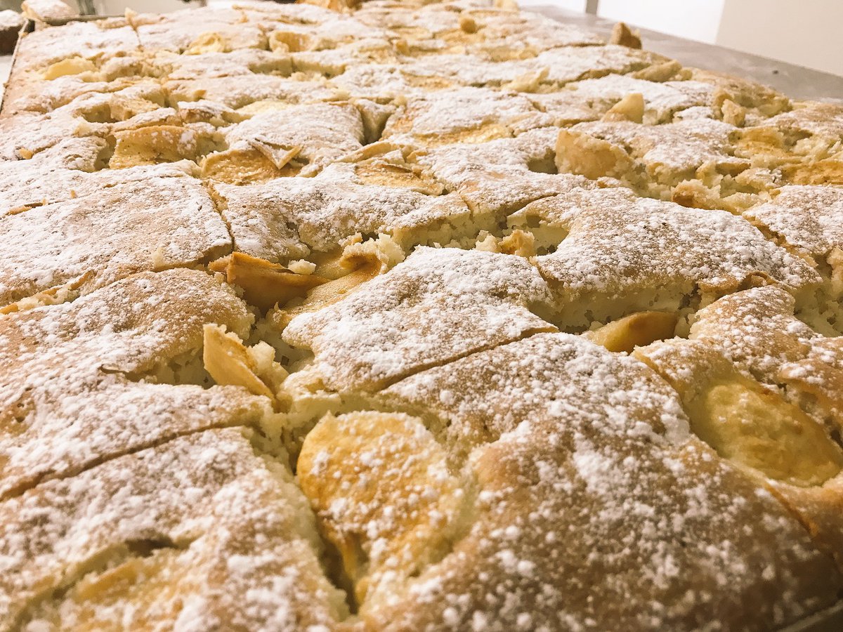 beckybakesdevon's tweet photo. Devon Apple Cake fresh out the oven 😍😍😍 Get yours from Paul’s Bakery today! Find us at Marine Place, Open 9am-2pm #devonbakes #seaton #Devon #visitseaton #paulsbakery #homemade https://t.co/Ah1z5UDdpe