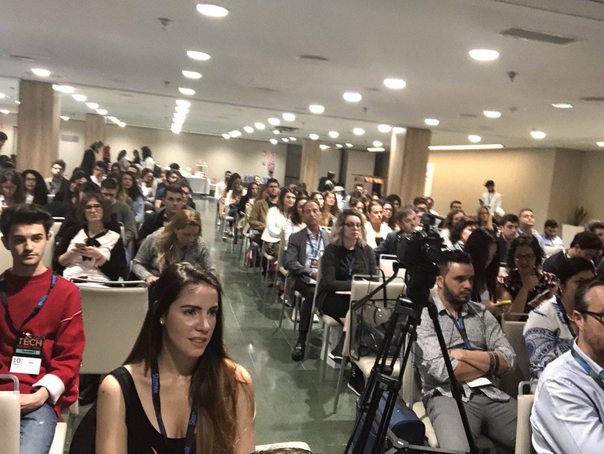 jpiedrahita's tweet photo. Arrancamos esta quinta edición de #TechMKT 2018 con la gran sala de este @NHHotels Las Ventas Madrid, llena!  (y sin ocultaros la foto ;) https://t.co/v9FV8KSWYw