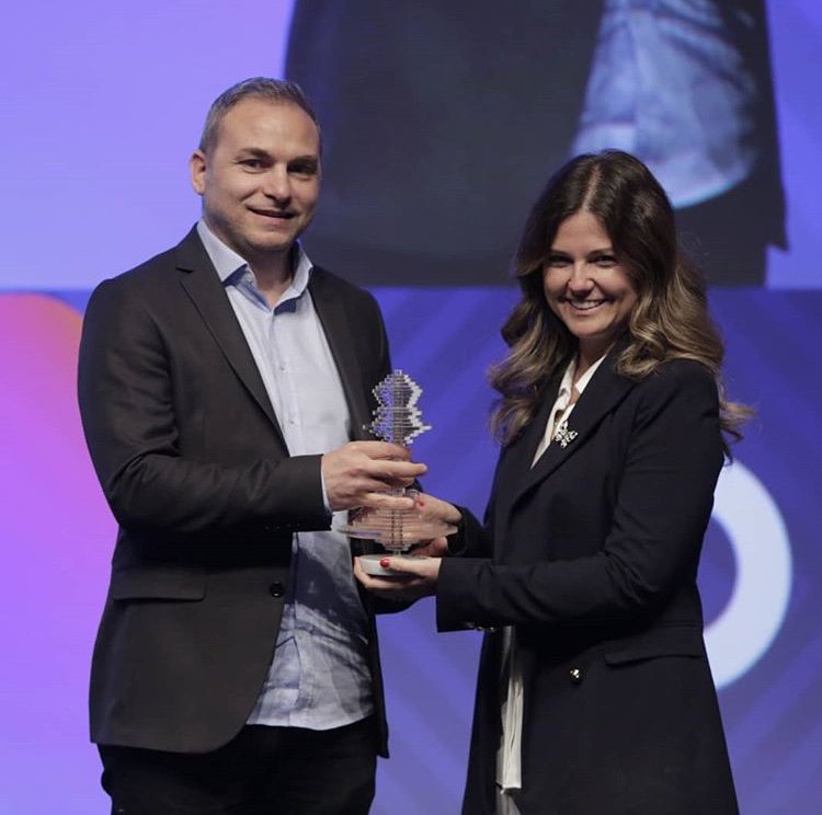 Gamechangers_TR's tweet photo. Pazarlama ve iş dünyasında oyunu degiştiren Türkiye’nin önde gelen markaları #gamechangers2018 ödüllerinin sahibi oldu. https://t.co/ffZaVUgmni