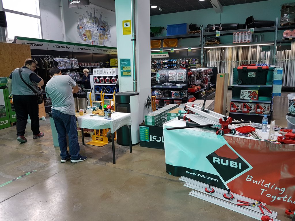 ASaenzClubRubi's tweet photo. Fantàstica jornada a #ISOLANA hospitalet. @ClubRubi @xortunoclubrubi #rubitools #TZ https://t.co/Mq0zX55d4g
