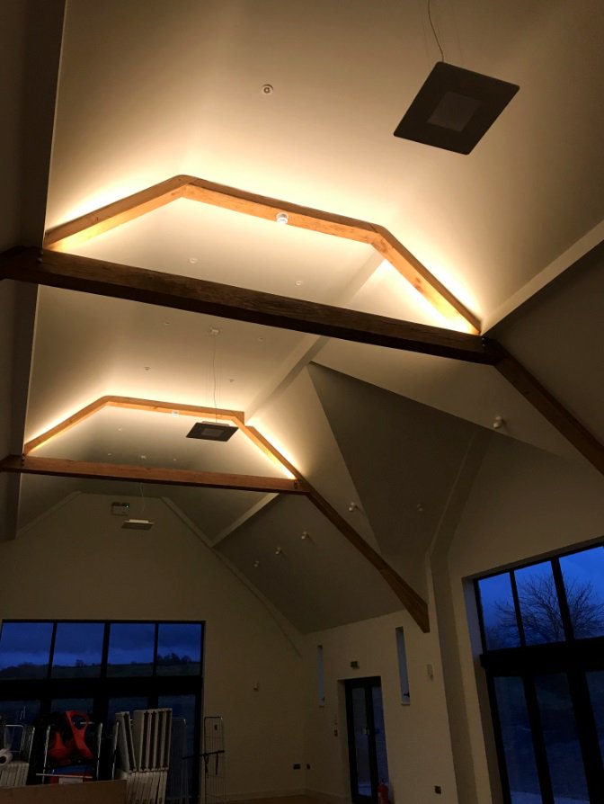 LightmasterLtd's tweet image. Read our latest case study on Cherington Village Hall. This large space needed a flexible lighting design to keep up the various activities taking place at the hall. #CommercialLightingDesign 
lightmaster-direct.co.uk/blog/case-stud…