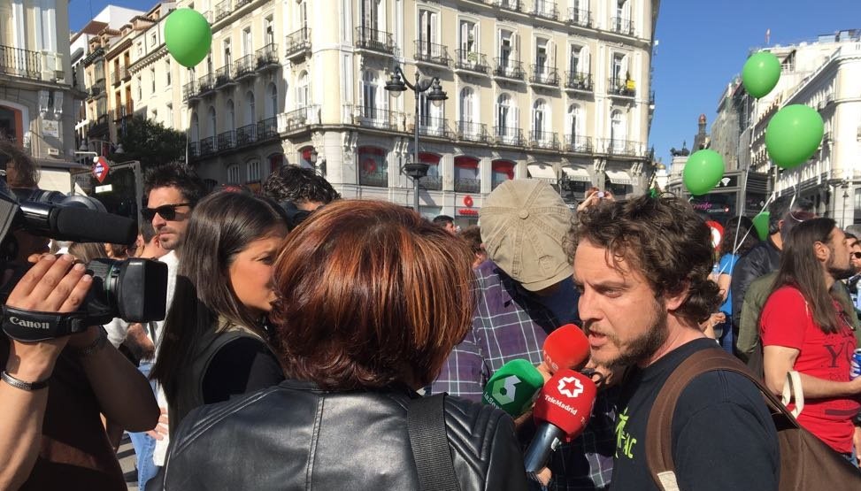 Cat_FAC's tweet photo. En Madrid, más de 15.000 personas salieron  a la calle para exigir una regulación integral de cannabis en  España. #MMMM18 #SembrandoelCambio https://t.co/weakM7NBs8 https://t.co/335MUhuWZD