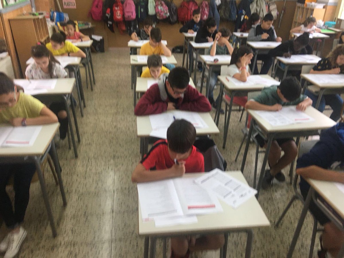 SalesiansMAT's tweet photo. Darrer dia de competències. Els alumnes de 6è han fet tres dies de proves: tranquil.litat i concentració és l’ambient d’avui davant català i anglès! Molt bé, nois! Eduquem persones #resilients #responsables #comunicatives https://t.co/KfEciIqGud