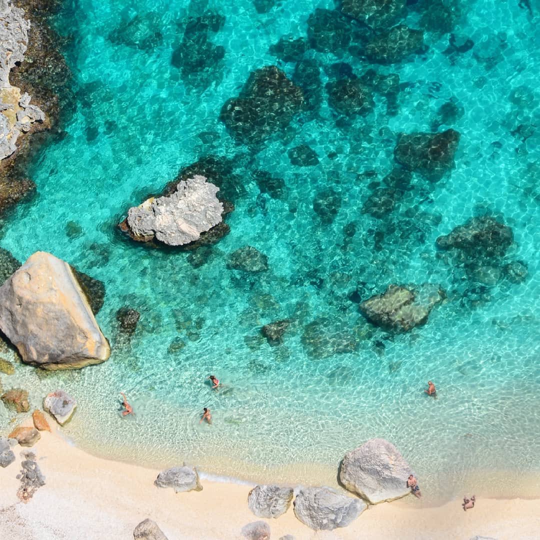 KeepSardinia's tweet photo. People and rocks at Cala Biriala - 📷 by Manuela Carboni https://t.co/uK0vbnx8lD