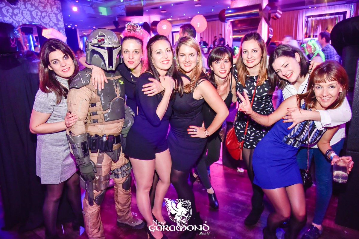 Listas_sabado's tweet photo. Discoteca - New Garamond- Listas VIP- Reservados - botellas .New Garamond Madrid la sala más gamurosa-630 880 984 https://t.co/hIFrM4sMi5