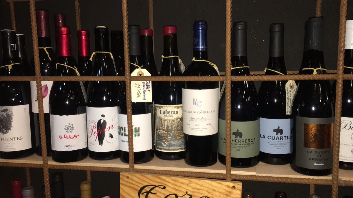 deJMarcos's tweet photo. Vinoteca La Antojá en Madrid, un sitio con buen gusto por los vinos en el que no podía faltar La Descarga. https://t.co/yjZsdoqz1F