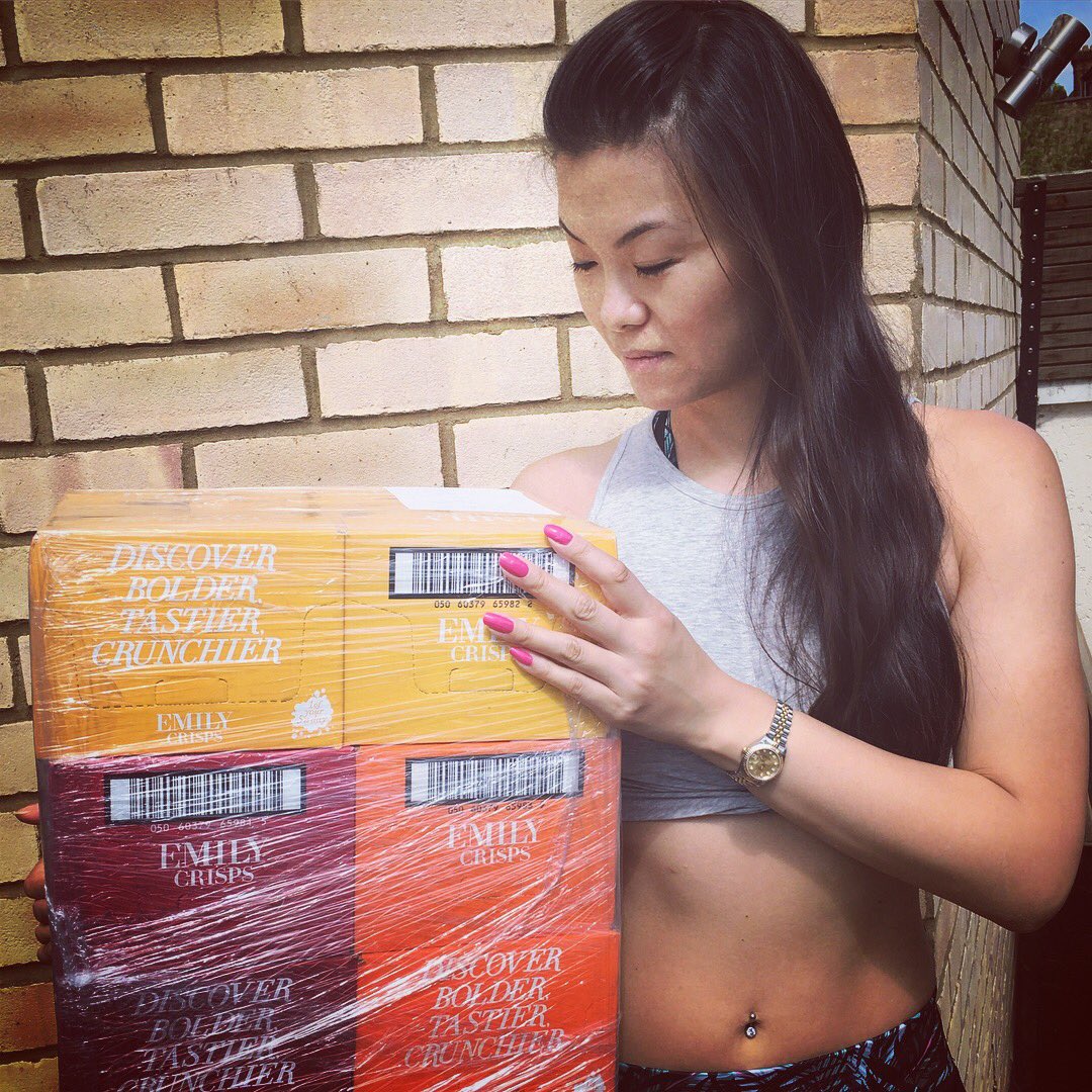 AliceLovesYoga's tweet photo. 🎁 These Goody bags are reserved for my guests at my SOLD OUT event this Saturday in Ldn. They’re so cute 💕 Thanks @Emilycrisps @lovecorn_snacks 🎁 #london #selfstarter #yoga #reiki #event https://t.co/7zisGN7KMk