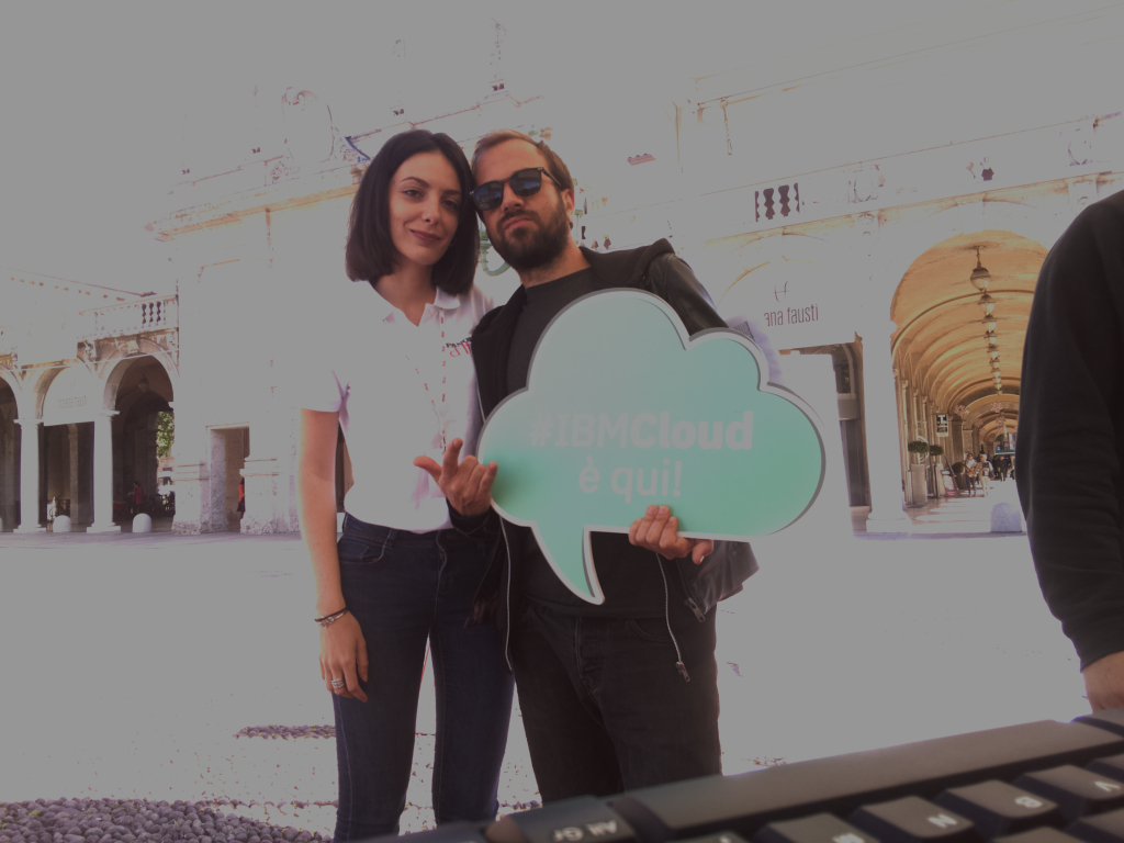 TJBotItalia's tweet photo. @PanoramadItalia #IBMCloud @IBMItalia venite a trovarci a Panorama d'Italia Bergamo #iocisono #TJBot https://t.co/ea3UtZhuGN